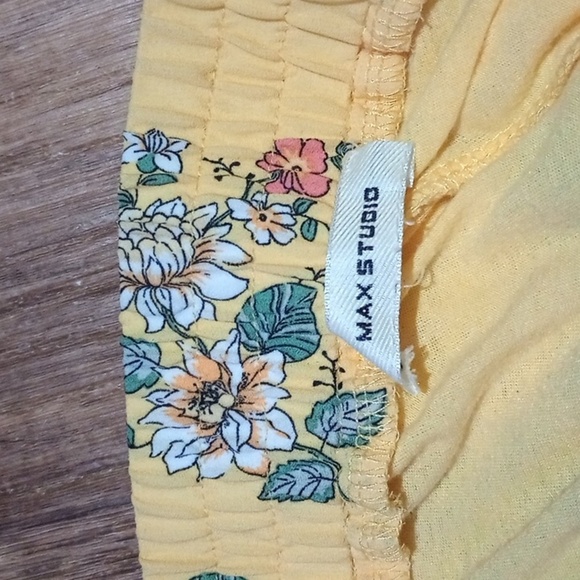 Feminine Butter Yellow Pleats Floral Long Maxi Skirt Resort Wear Romantic, Flowy - Picture 3 of 4